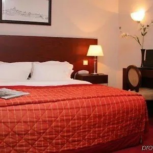 *** Hotel Ibis Styles La Reine France